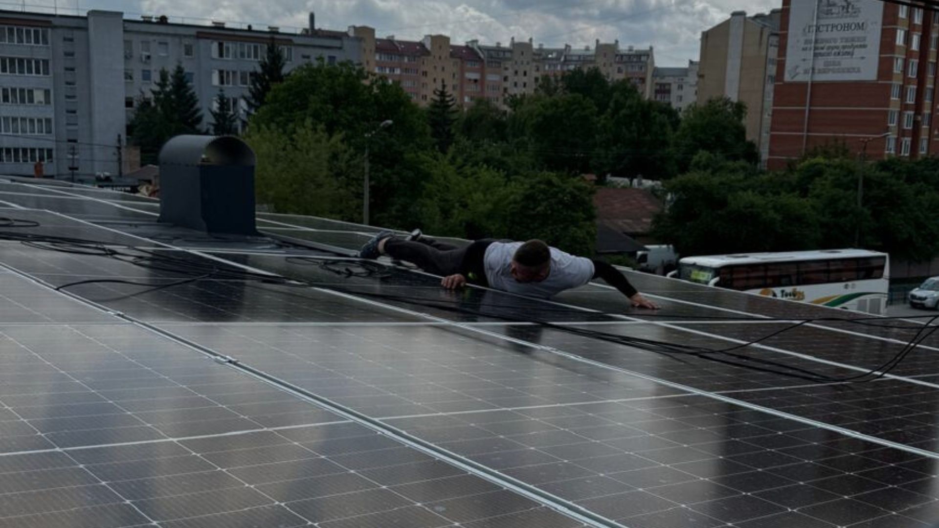 Сонячні панелі на дах 200 кВт для лікарні