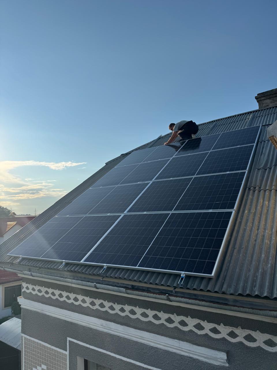 Гібридна сонячна станція 12 кВт для приватного будинку